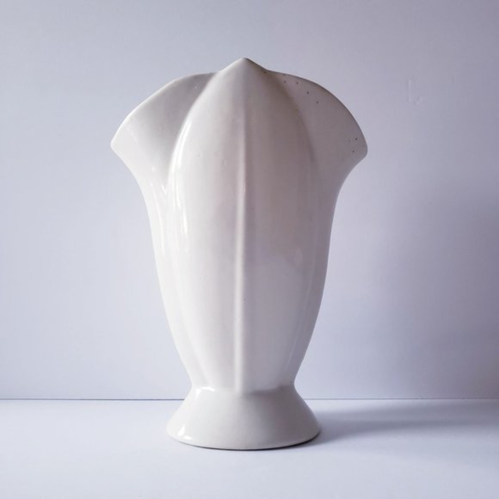 Bauer Pottery Matt Carlton‎ White Fluted Fan Vase w/ Lotus Petal Leaf 10in